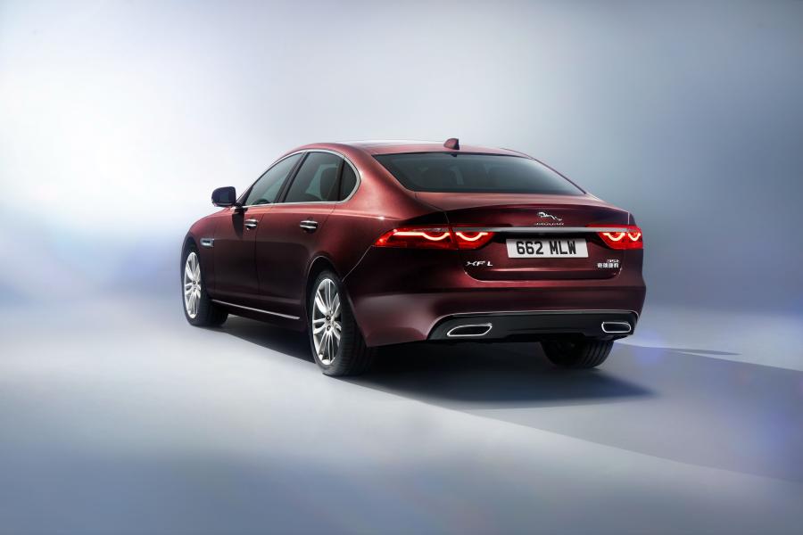  Jaguar XF L 2016 года  (фото 18 из 21)